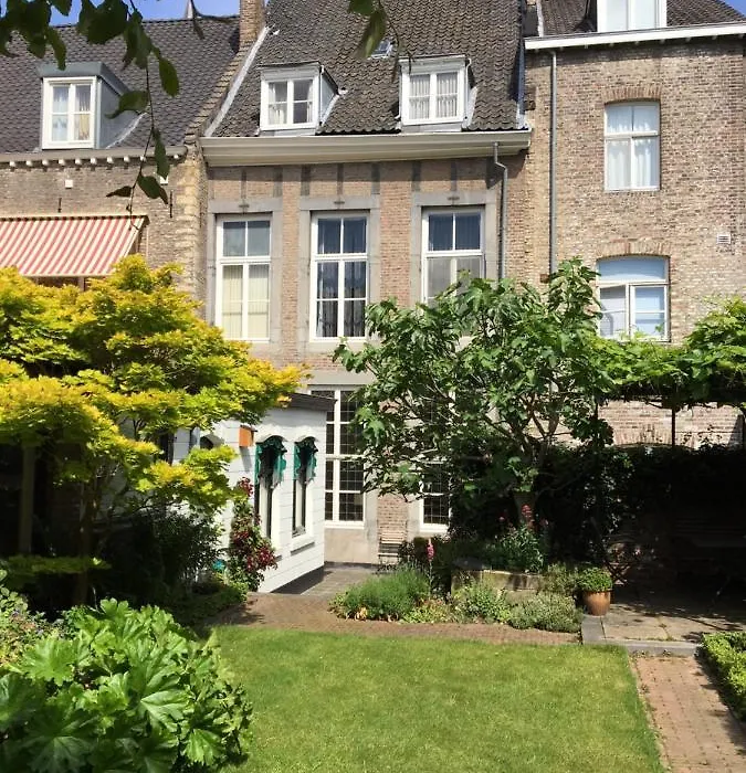 Bed & Breakfast In Monumental House Maastricht Centre-1